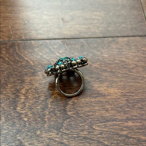 Fun Cocktail Flower Ring with Antique Gold Metal, Aqua and Green, Size 5 - Picture 5 of 16